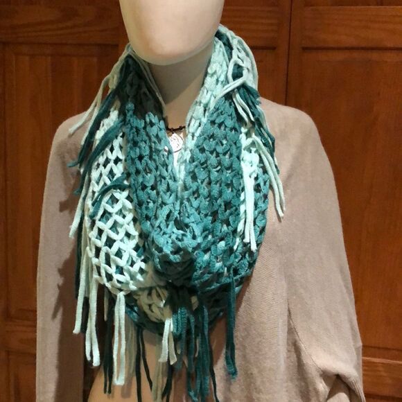 Super Funky Infinity Scarf with Frills - Picture 1 of 3